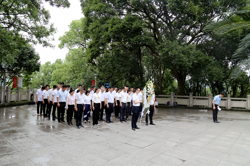 華都股份黨總支開展“追憶烽火歲月 傳承墾荒精神”主題黨日活動